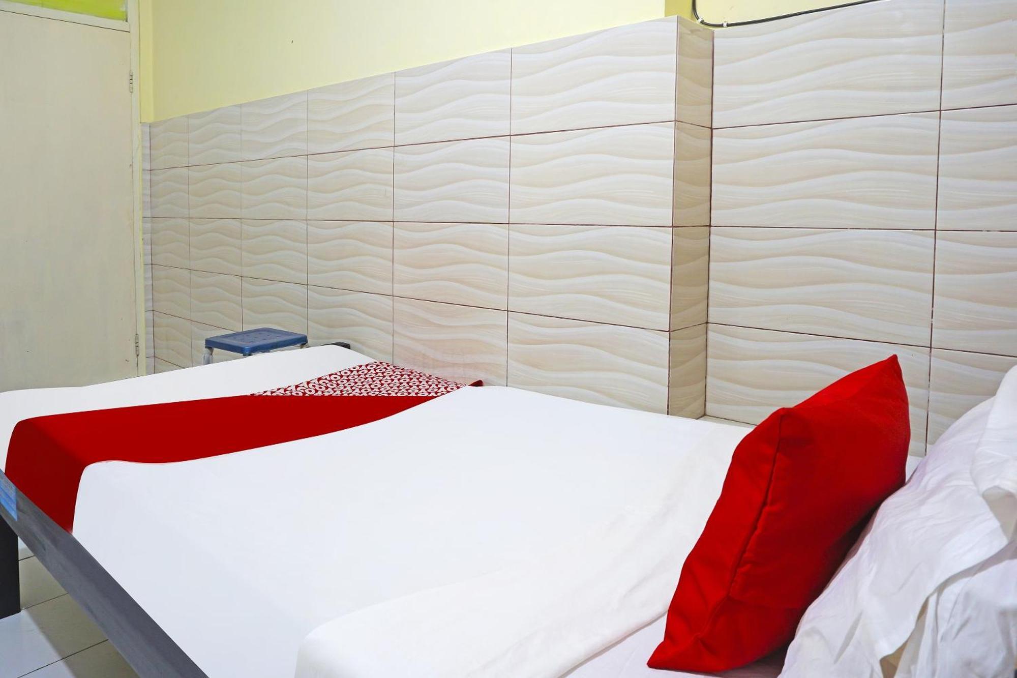 Putih Mulia Homestay Syariah Lumajang Exterior foto